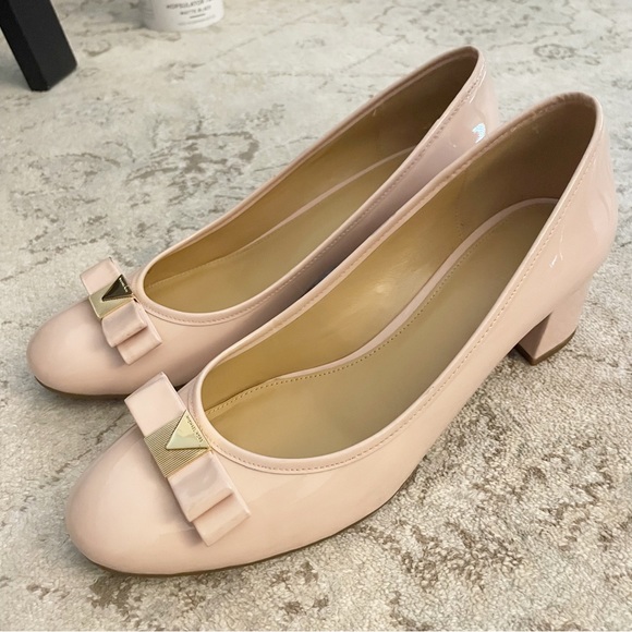 MICHAEL Michael Kors Shoes - Michael Kors Caroline Mid Heel in Nude/Pink Patent Size 9.5
